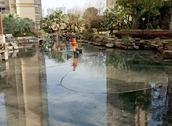 咸安景观池淤泥清理