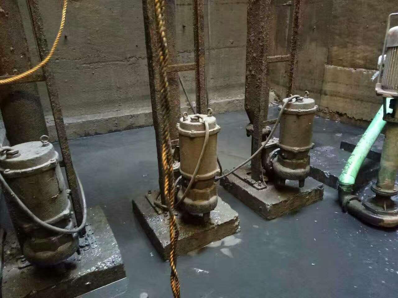 咸安污水池清理